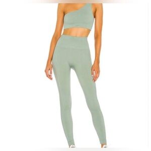 Set Active Seamless Leggings in Aspen Green Size Small